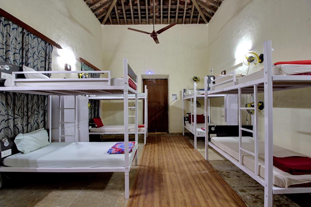 Zostel Goa Hostel Calangute Exterior photo