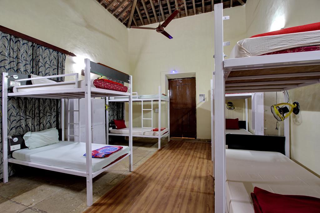 Zostel Goa Hostel Calangute Exterior photo