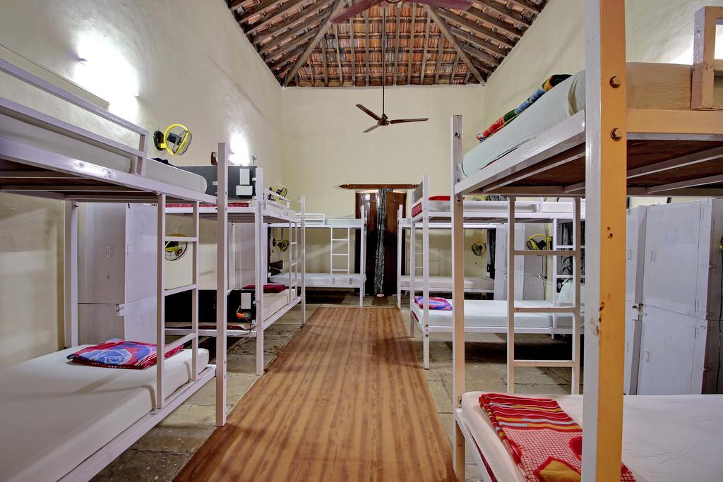 Zostel Goa Hostel Calangute Exterior photo